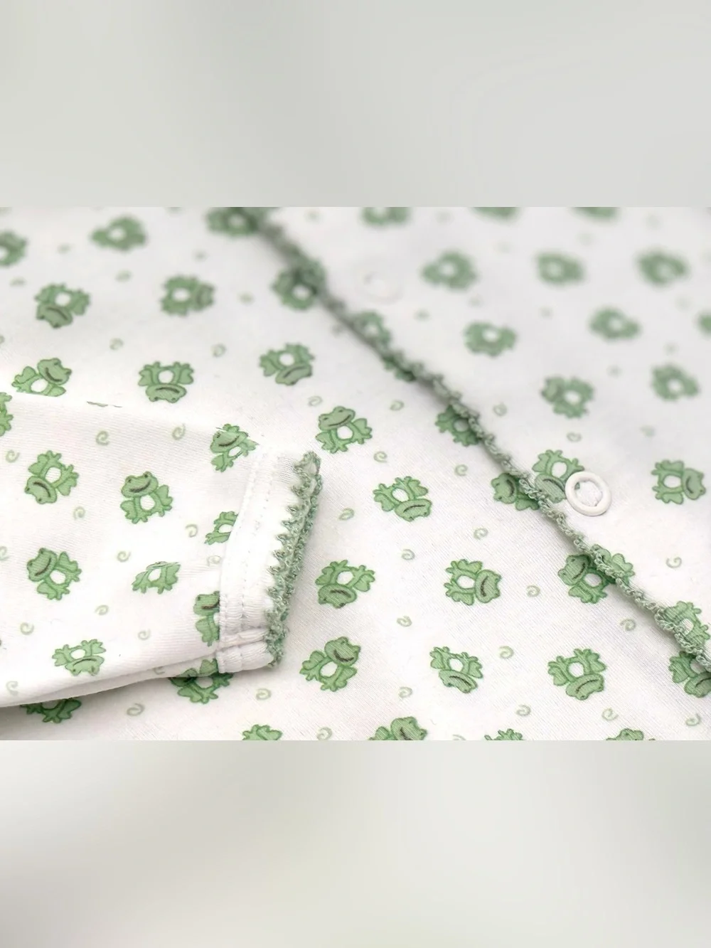 GUC Kissy Kissy Frogs Pima Cotton Footless One-Piece Sleeper in White Green 3-6M